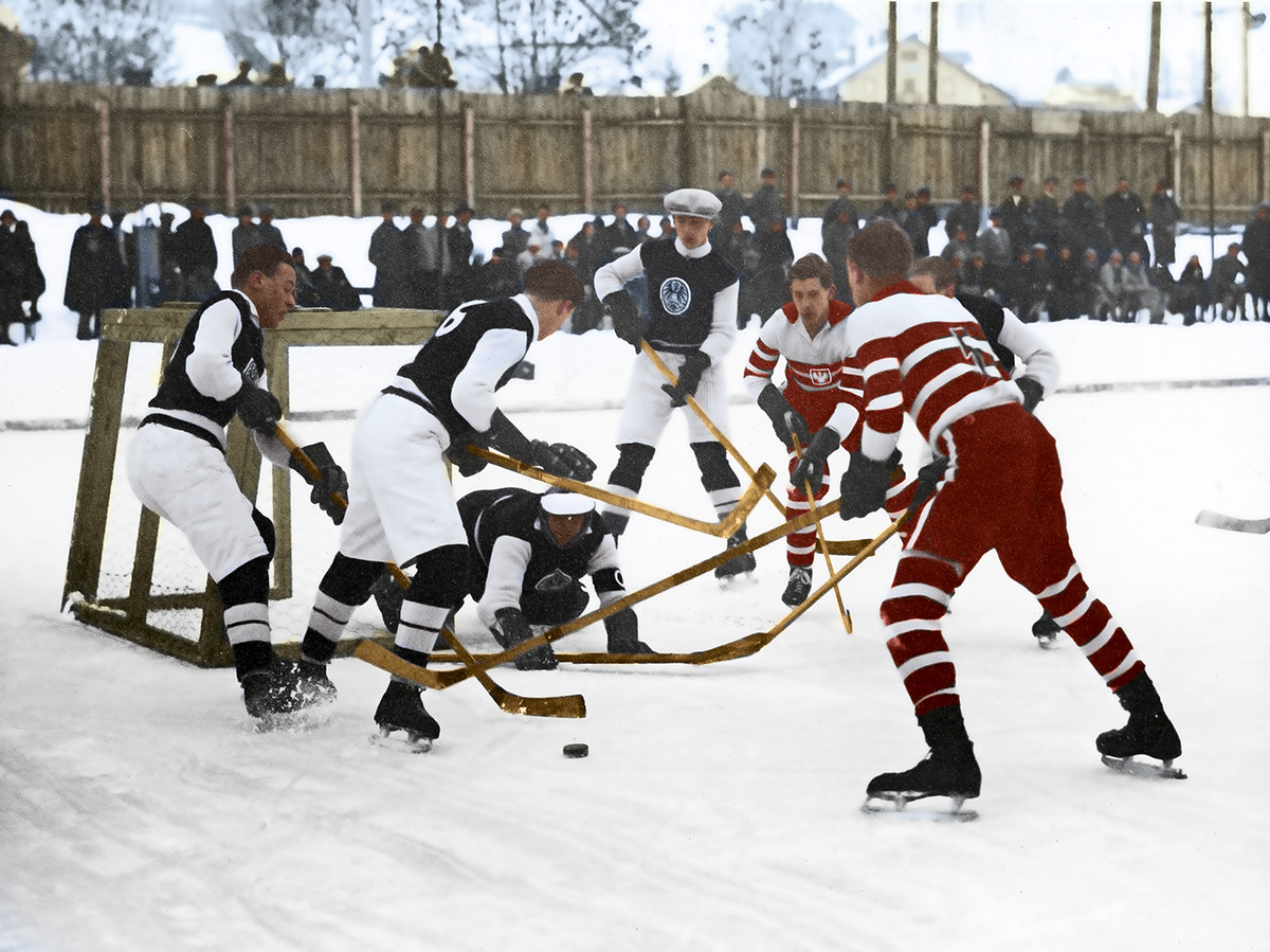 Mecz Polska–Austria podczas zimowych Akademickich Mistrzostw Świata w Cortina d’Ampezzo, 1928 r. Źródło: Narodowe Archiwum Cyfrowe
