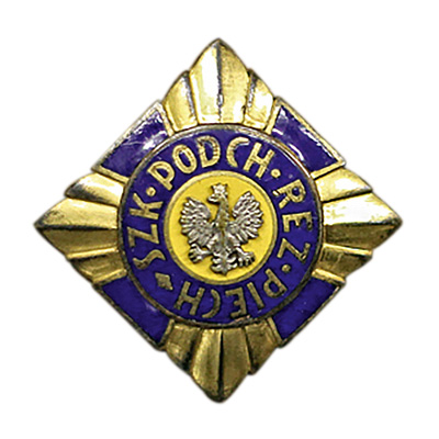 Odznaka pamiątkowa Szkoły Podchorążych Rezerwy Piechoty w Zambrowie. Źródło: domena publiczna