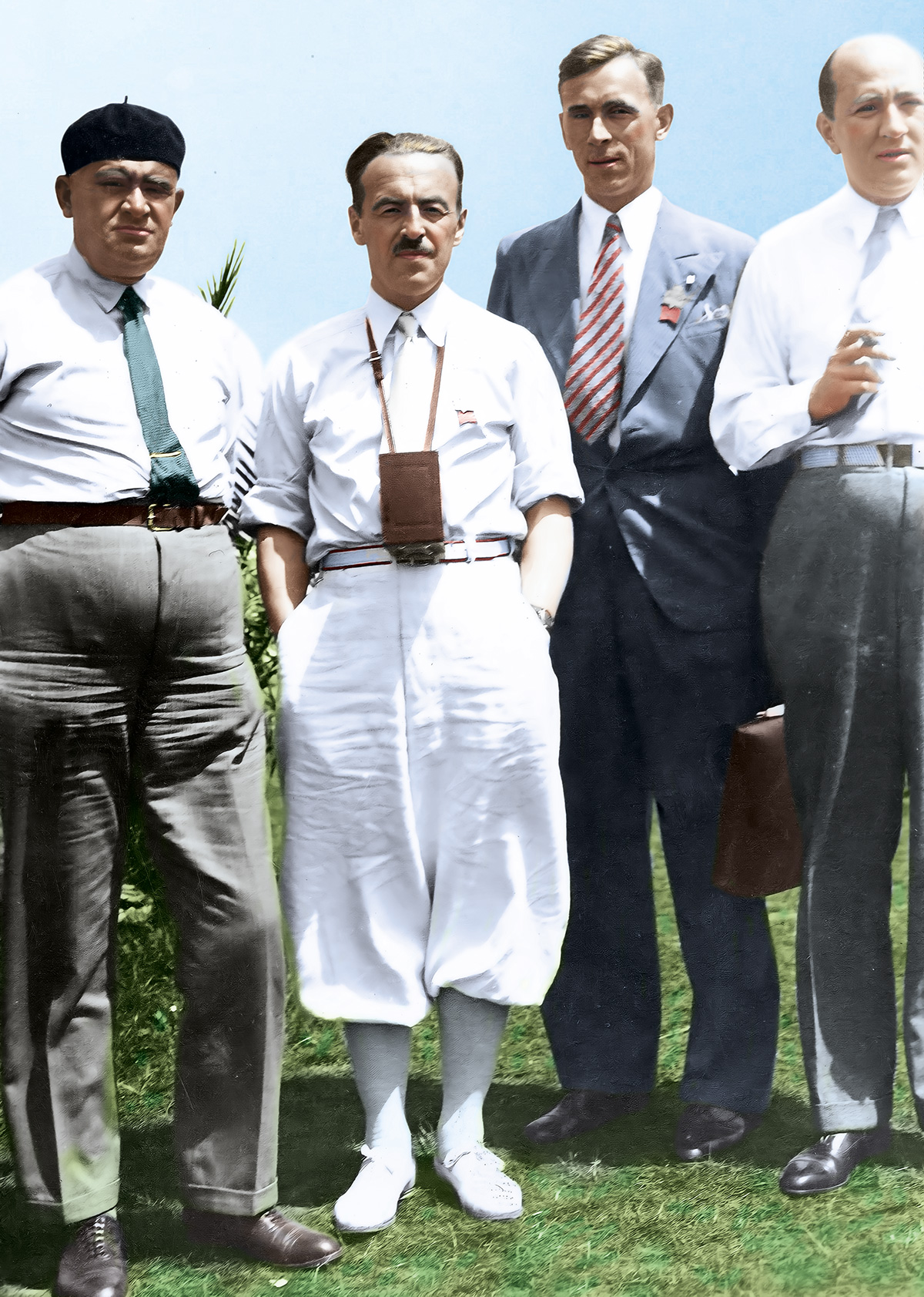 Józef Baran (w środku) został mianowany kierownikiem drużyny lekkoatletycznej na igrzyskach w Los Angeles w 1932 r. Na zdjęciu wśród innych członków polskiej ekspedycji. Źródło: Narodowe Archiwum Cyfrowe