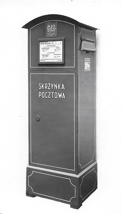 Skrzynka pocztowa z lat 20. XX wieku Fot. NAC