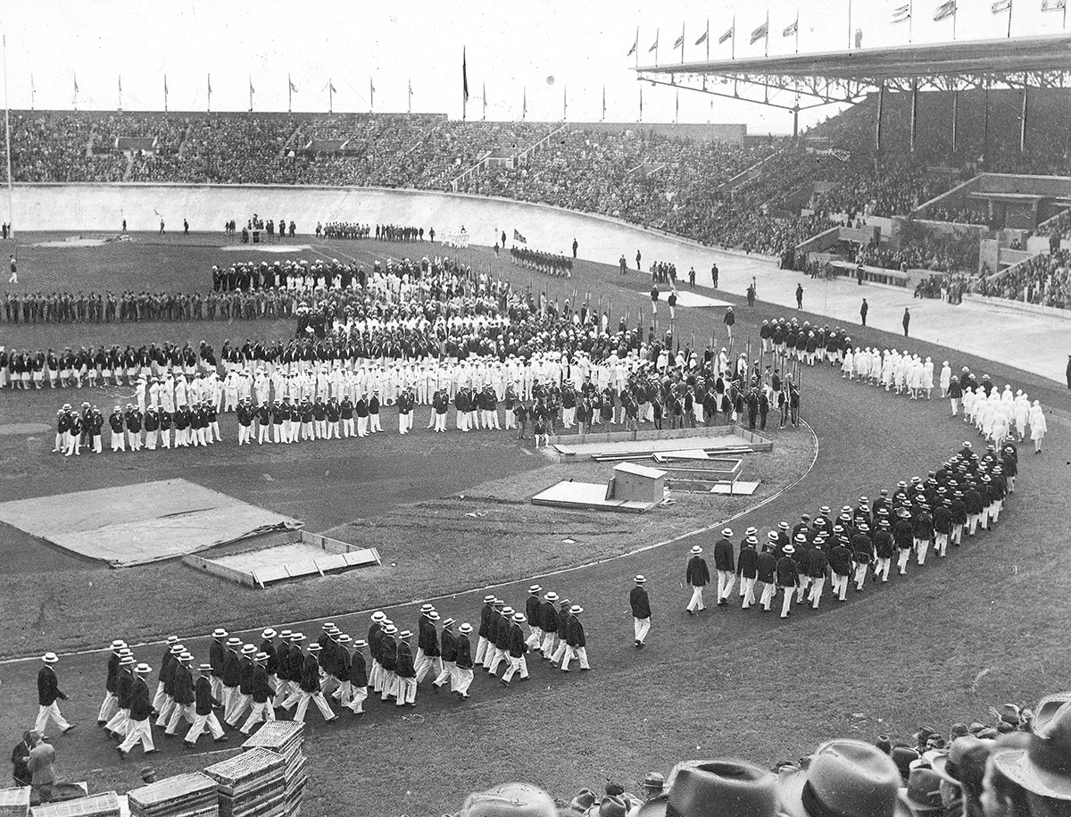 Ceremonia otwarcia igrzysk olimpijskich w Amsterdamie, 1928 r. Źródło: Narodowe Archiwum Cyfrowe