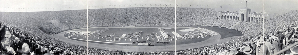 Ceremonia otwarcia igrzysk na stadionie Los Angeles Memorial Coliseum, lipiec 1932 r. Źródło: domena publiczna